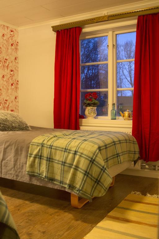 Hallebergs Bed&Breakfast สการา ภายนอก รูปภาพ