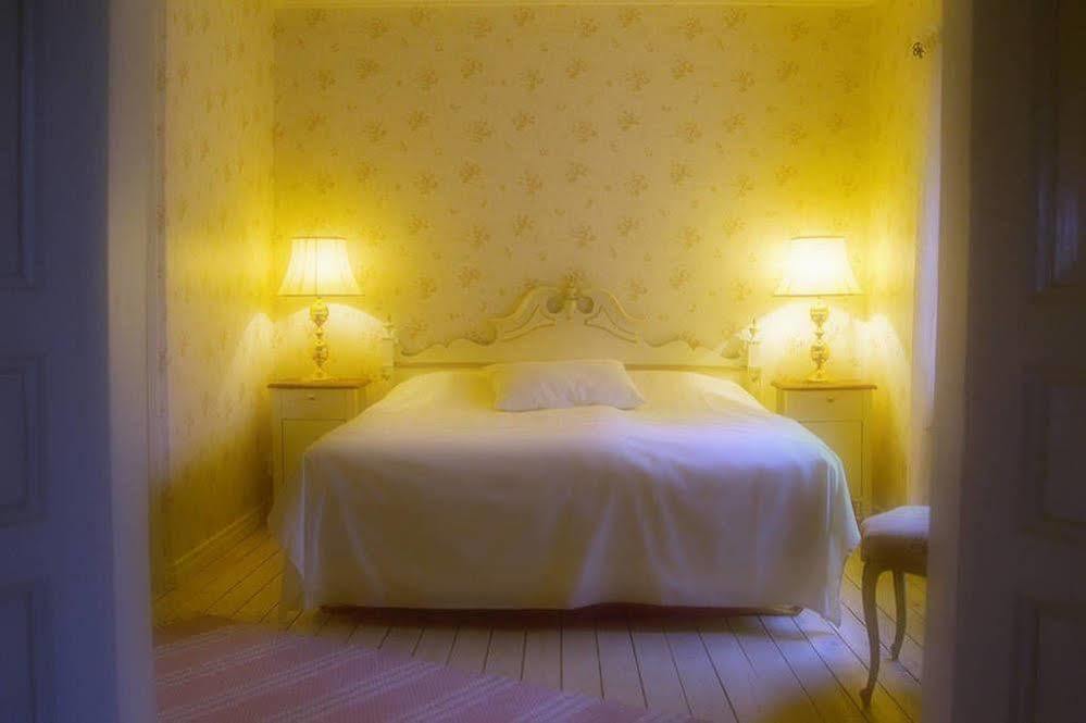 Hallebergs Bed&Breakfast สการา ภายนอก รูปภาพ